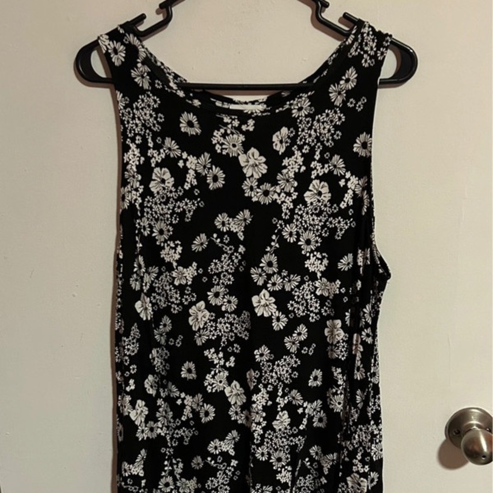 Old Navy Black and White Floral Tank Top